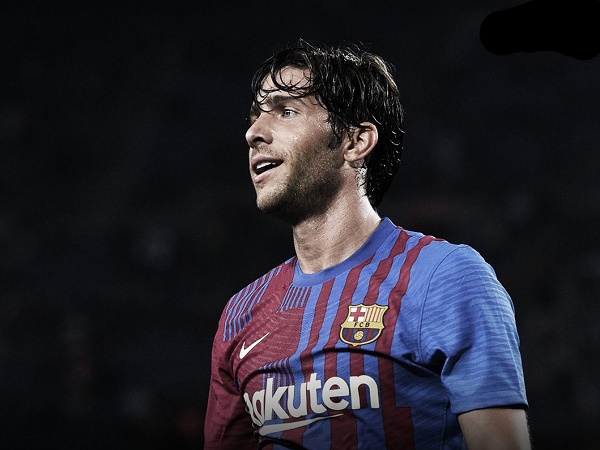 Tin bóng đá tối 8/6: Barca gia hạn Sergi Roberto
