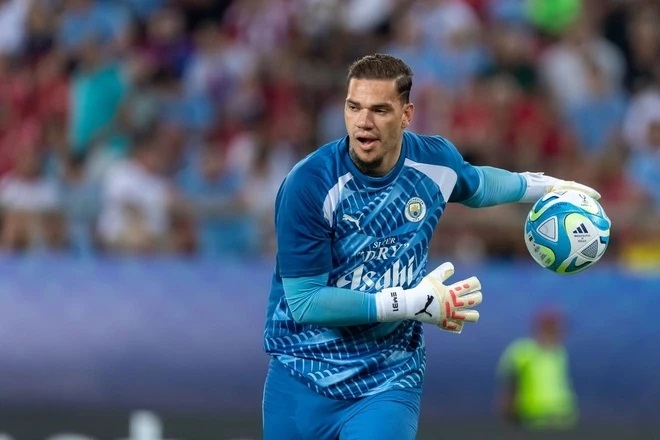 Tin Man City 27/7: Ederson xác nhận ở lại Man City