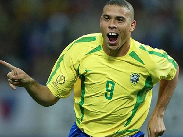 Số áo Ronaldo De Lima là số mấy?