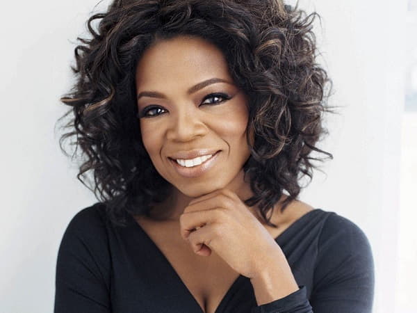 Oprah Winfrey với đôi tai cong tròn