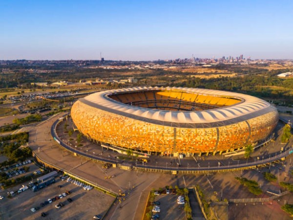 FNB Stadium (Soccer City) – Nam Phi