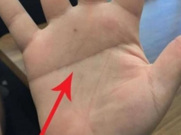 Ý nghĩa chỉ tay ngang bên phải